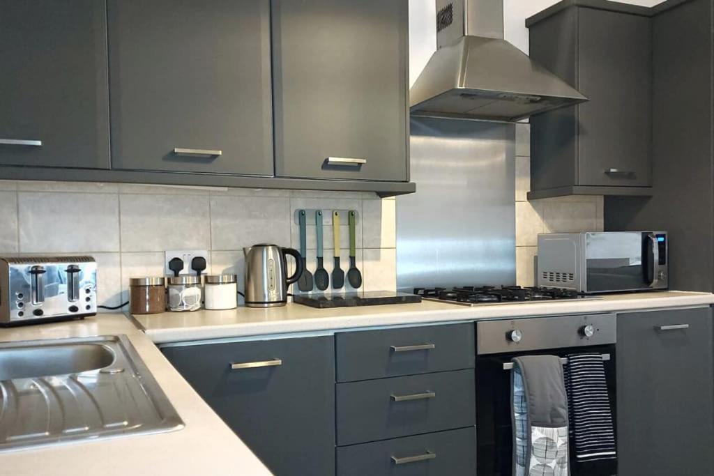 Stylish Apartment In City Centre With Parking 프레스턴 외부 사진